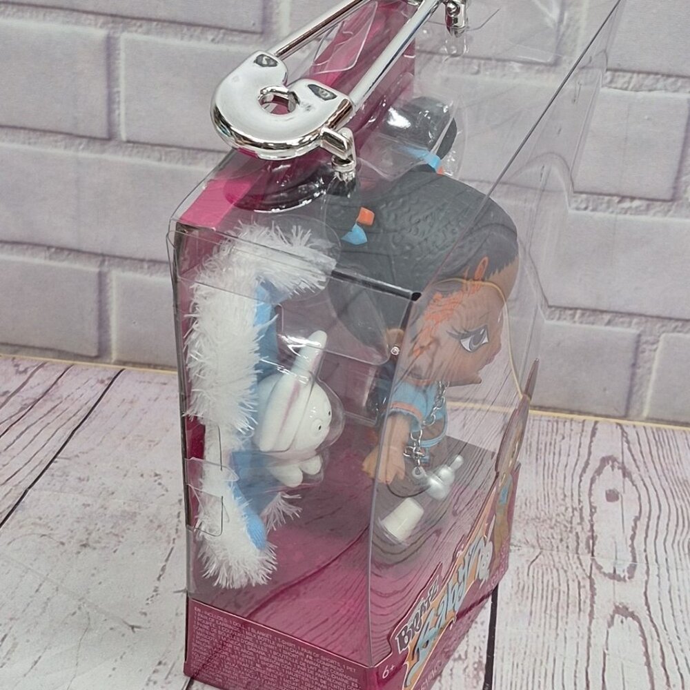 Bratz Babyz Sasha Collectible Fashion Doll with Real Fashions and Pet Sealed Box - Picture 4 of 6